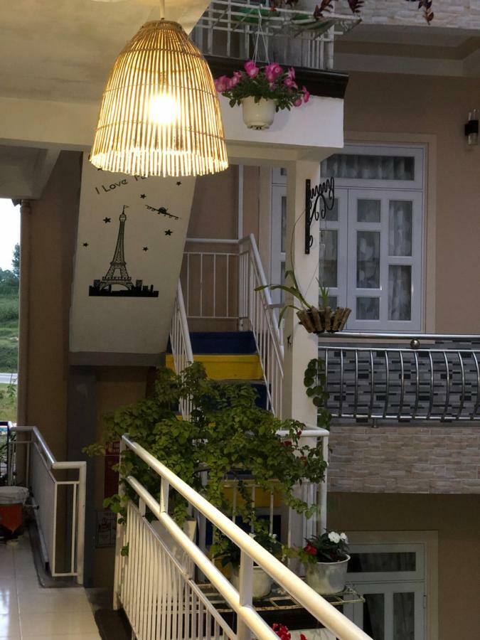 Suri'S House Homestay ダラット エクステリア 写真